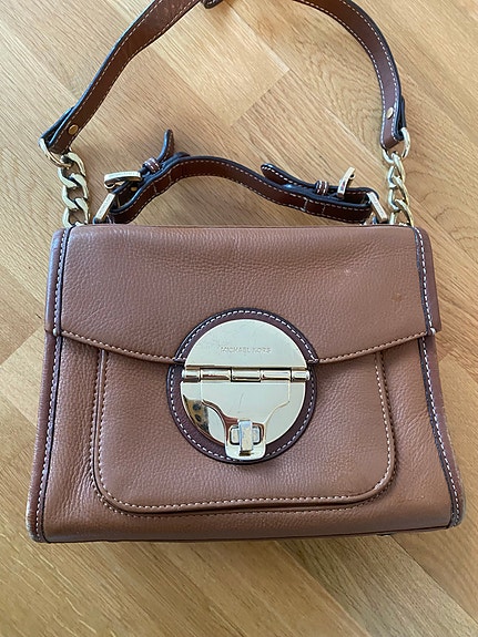 Michael Kors olkalaukku