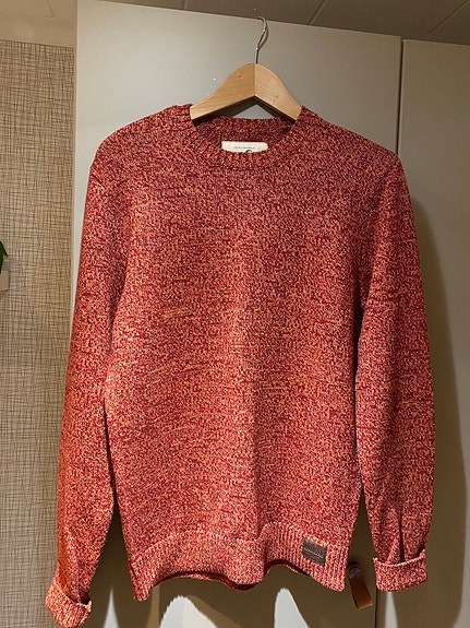 Hollister Punainen puuvilla neule (kuin uusi)