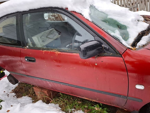 Toyota corolla 1,4 vm 2000 Ovet alkaen 50 euroa kpl.