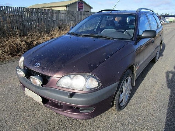 Toyota Avensis 2.0 TD Farm. -99