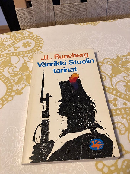 Vänrikki Stoolin tarinat ja Kalevala pokkari