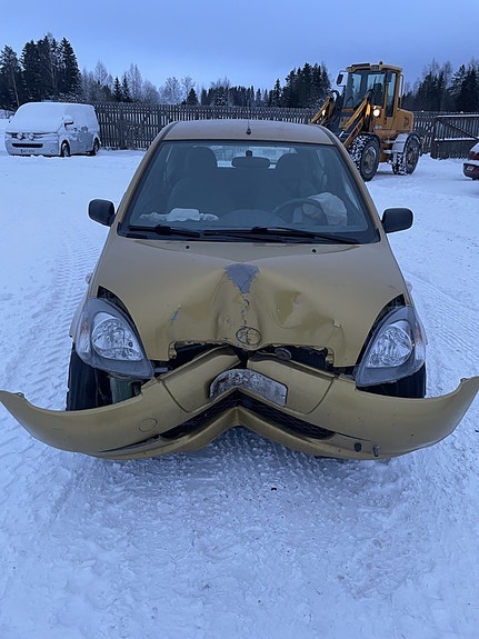 Toyota Yaris 1.3 3ov. -01