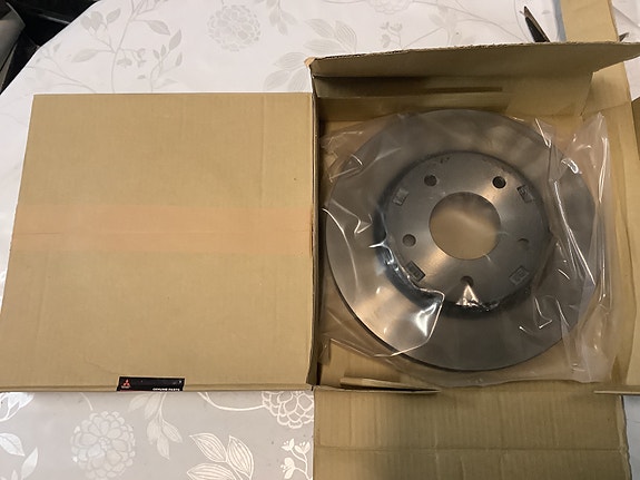 4615A190 etu jarrulevyt Mitsubishi Lancer,Dodge Caliber