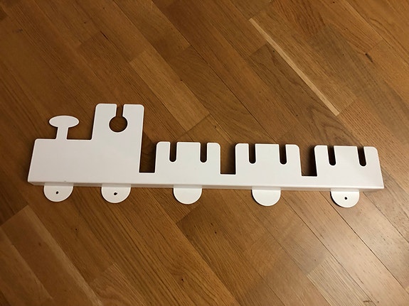 Maze juna hylly / naulakko