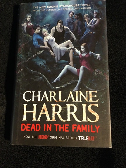 Charlaine Harris: Dead in the family kirja
