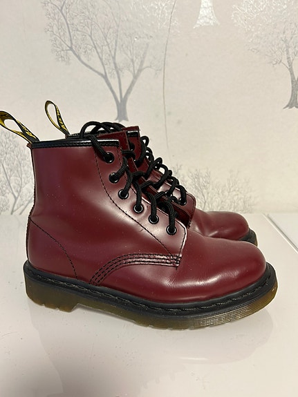 Dr. Martens punaiset maiharit 37