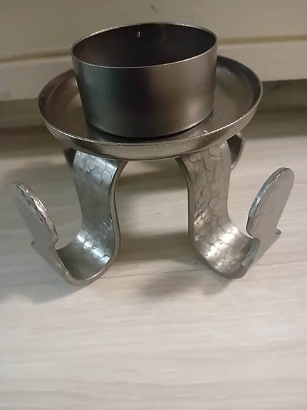 Metallinen kynttilänjalka