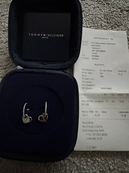 Tommy hilfiger korvakorut