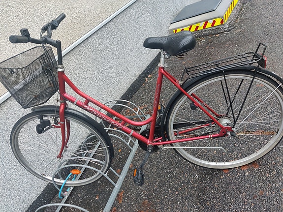 Helkama Kaunotar !edelleen myynnissä!