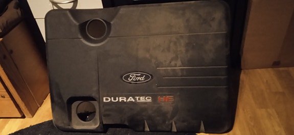 Ford Mondeo moottorin suojakansi
