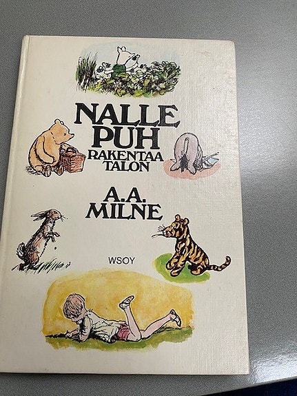 A. A Milne: Nalle Puh rakentaa talon