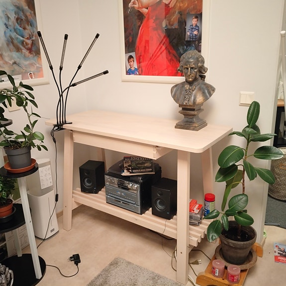 IKEA pöytä vaaleaa puuta