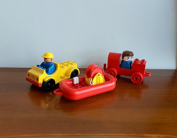 Lego Duplo 80-luvun autot ja kumivene