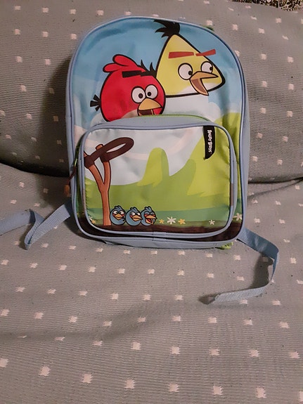 Myydään Angry Birds eskarilaisen tai alakoululaisen -reppu. 5 euroa.