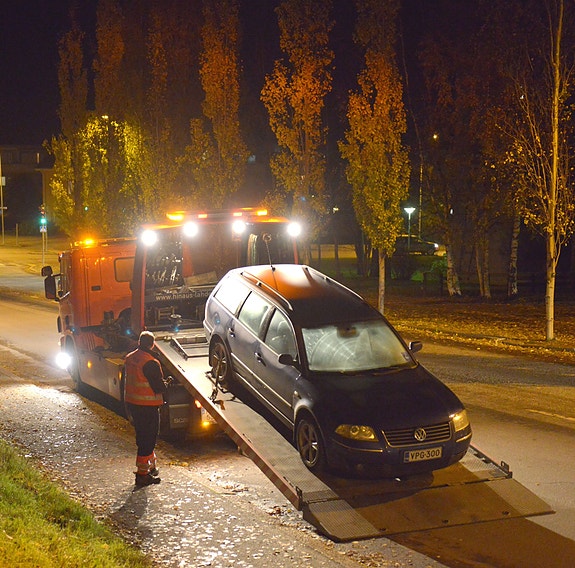 VW Passat Variant 3BG (B5.5) 2,5TDI V6 2001 myydään osina