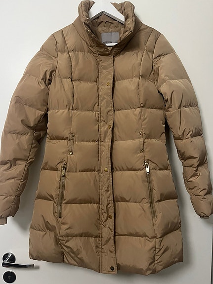 Beige VeroModa untuvatakki