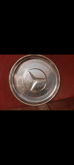 Mercedes keskiöt/kapselit vanhat 4 kpl.
