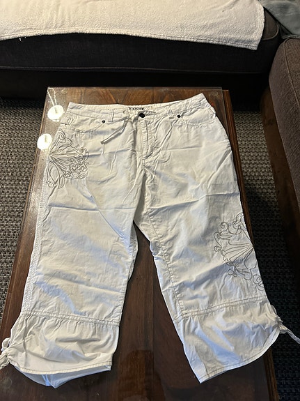 Torstai naisten capri 40