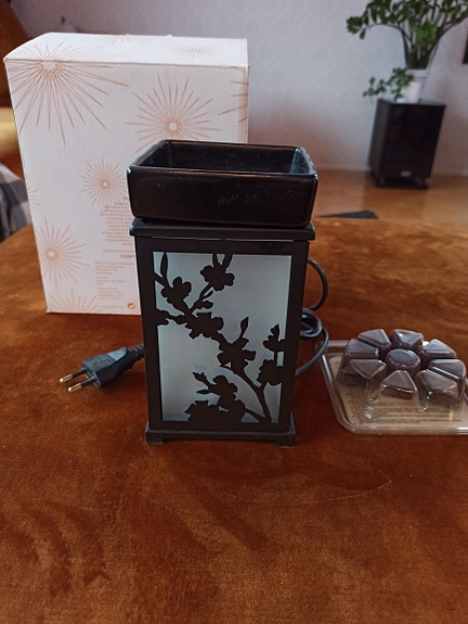 Partylite ScentGlow tuoksulyhty