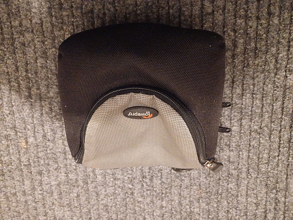 Lowepron kiikari-/kameralaukku