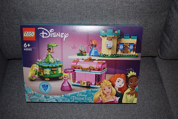 Lego 43203 Disney Ruususen, Meridan ja Tianan taikamaailmat