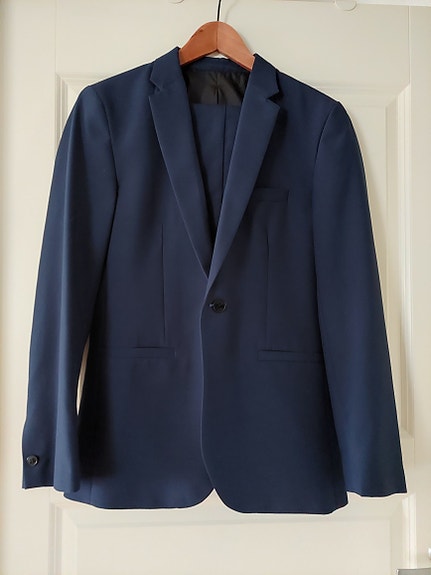 Miesten/poikien puku tummansininen,takki koko 48,housut 46,slim fit