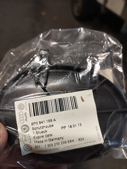 Ajovalon luukku Audi A3