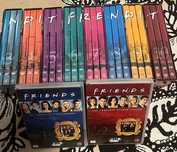 Frendit kaikki 10 kautta, kaikki levyt on, voit katsoa aina kun huvittaa😊