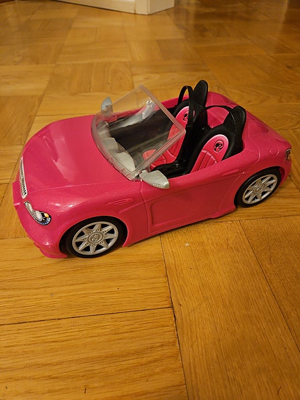 Barbie avoauto