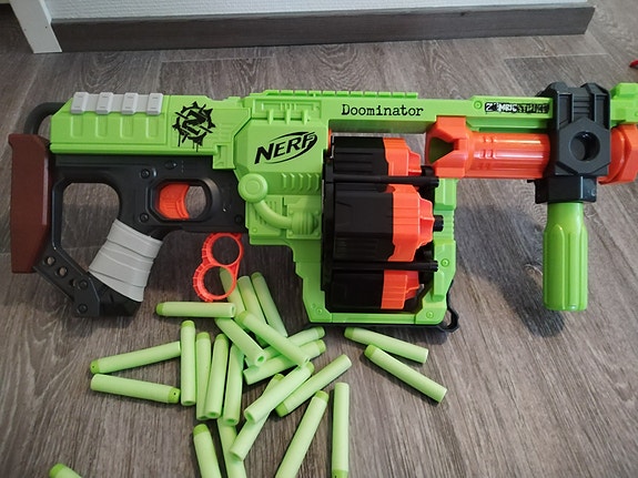 Nerf Doominator Zombie strike