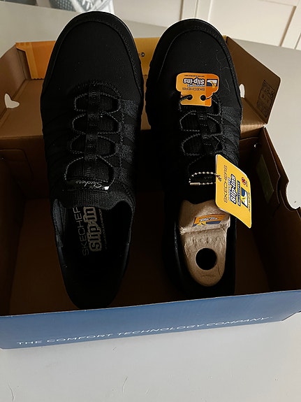 Skechers Slip-Ins kengät.