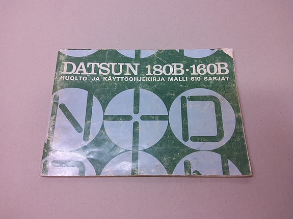 Datsun 180b ohjekirja ei merkintöjä