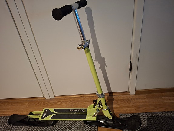Stiga Snow Kick Lumipotkulauta