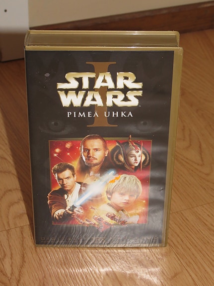 Tähtien sota - Pimeä uhka VHS