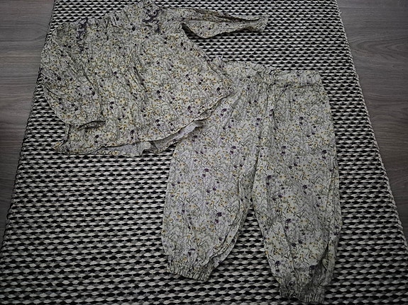 PompDeLux tunika ja housut koko 86