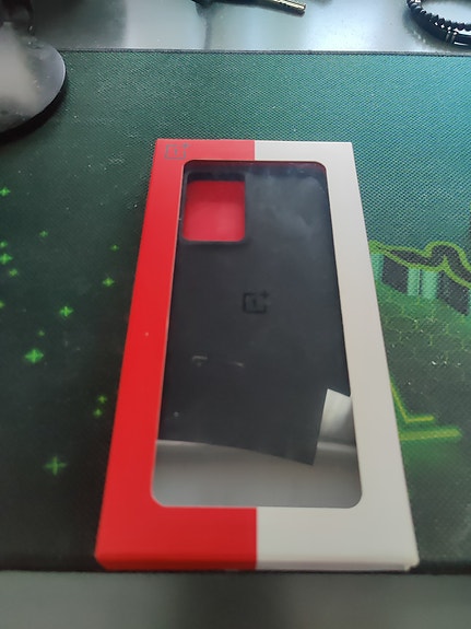 OnePlus nord ce 2 kuoret