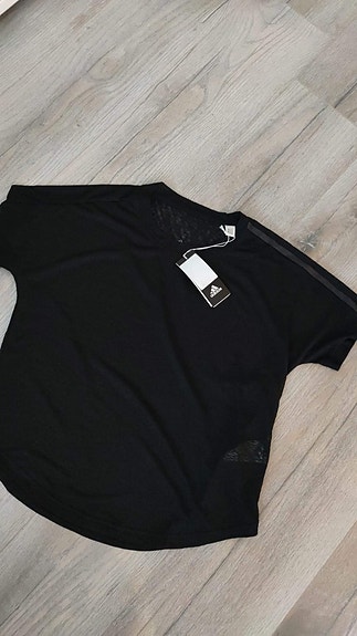 Adidas t-paita XS, UUSI