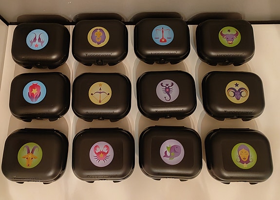 Tupperware horoskooppi babuskat