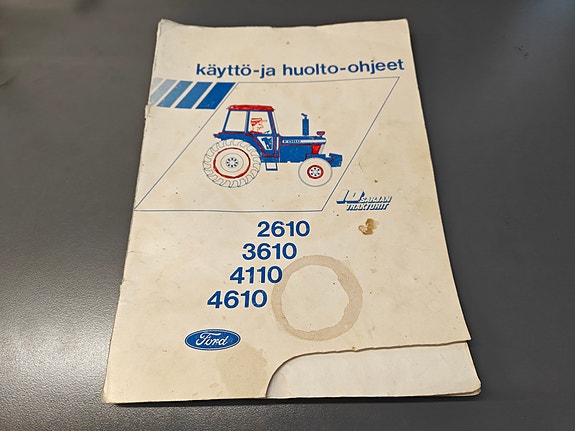 Ford 2610, 3610, 4110, 4610 ohjekirjan lisäosa 4- veto malleihin