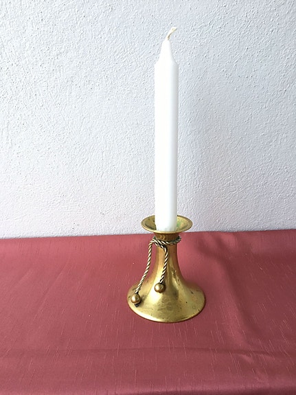 Pronssi kynttiläjalka. Vintage.