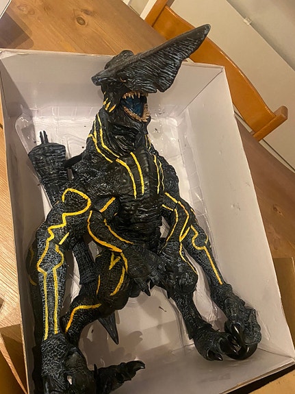 Neca Pacific Rim 18inch Knife head figure