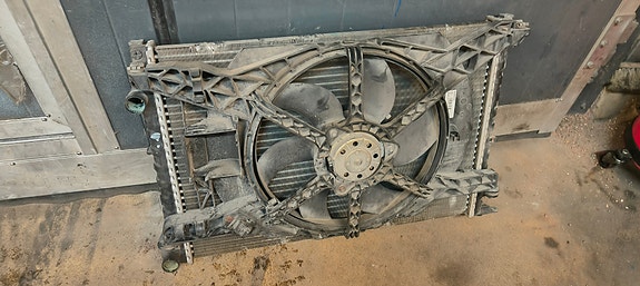 Renault Laguna 1 jäähdytin