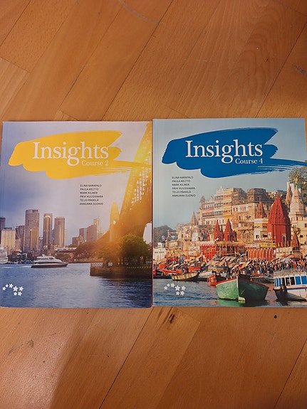 2 englannin Insights kirjaa (lukio)