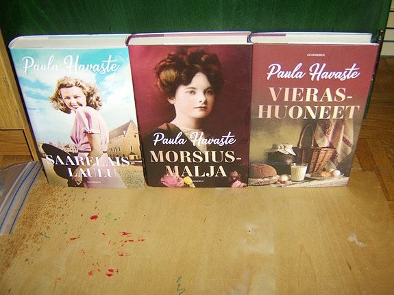 Paula Havaste : Saarenmaa -sarjaa