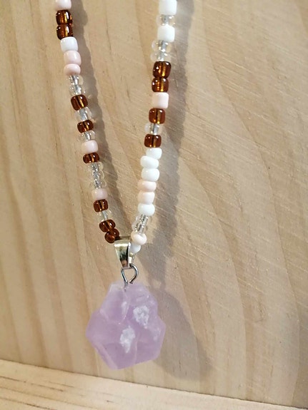 Sopii miehelle sekä naiselle uusi kaunis Ametisti kaulakoru