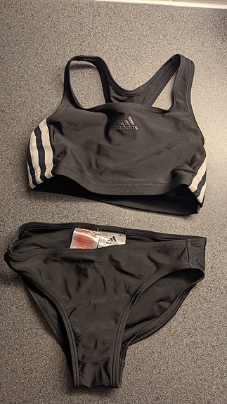 Adidas uimapuku 140