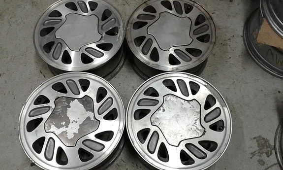 Jeep, Nissan, Renault 5x114,3 R15 alumiinivanteet