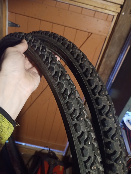 Polkupyörän nastarenkaat