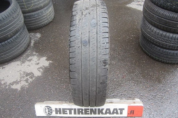 225/75 R16C" Tarkistettu rengas MICHELIN