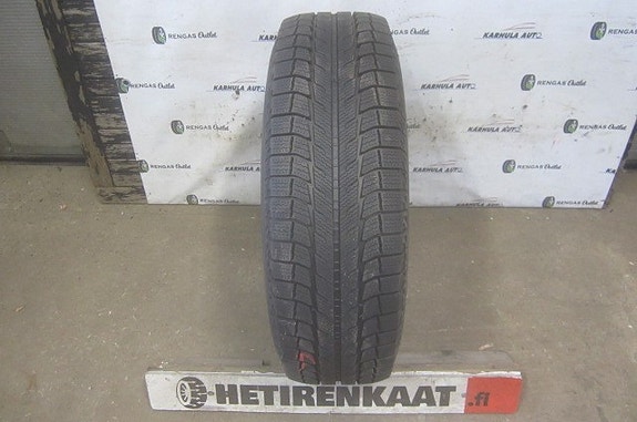 235/75 R15" Tarkistettu rengas MICHELIN